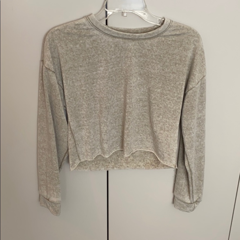 Forever 21 cropped light long sleeve